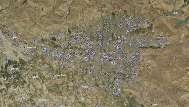 Satellitenbild von Teheran mit markierten Einschlagstellen.