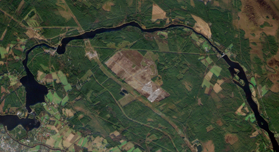 Sentinel-2-Satellitenbild vom 18. Oktober 2026: große gerodete Fläche im Wald bei Muhos, Finnland