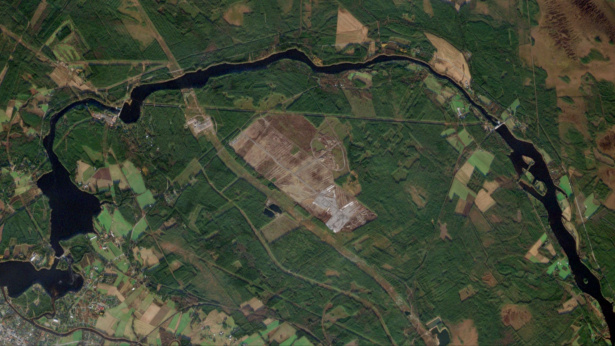 Sentinel-2-Satellitenbild vom 18. Oktober 2026: große gerodete Fläche im Wald bei Muhos, Finnland